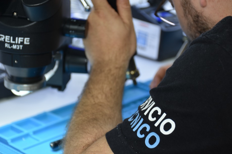 Inspección de una placa con microscopio en Clearsoft